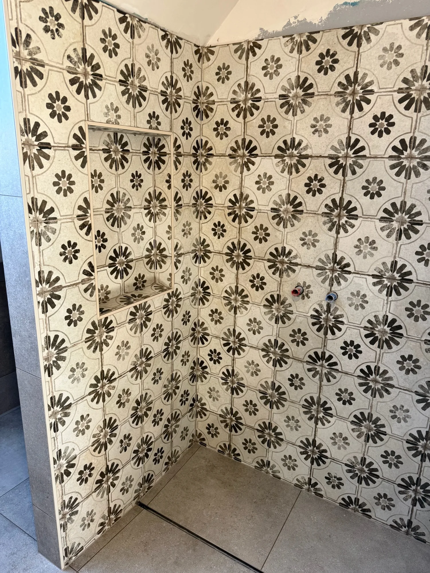 Zamárdi – tiling project, stone effects and fine details