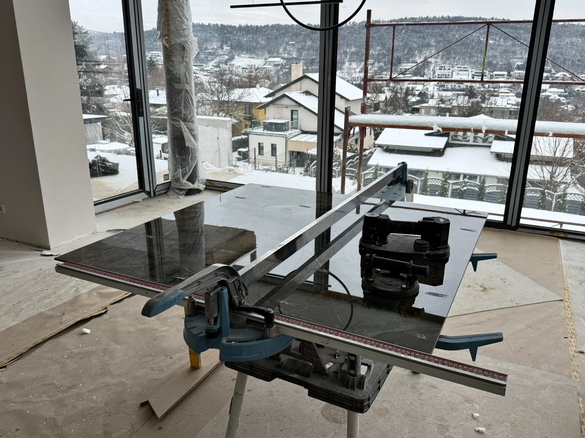 Preparing large-format slabs on site.